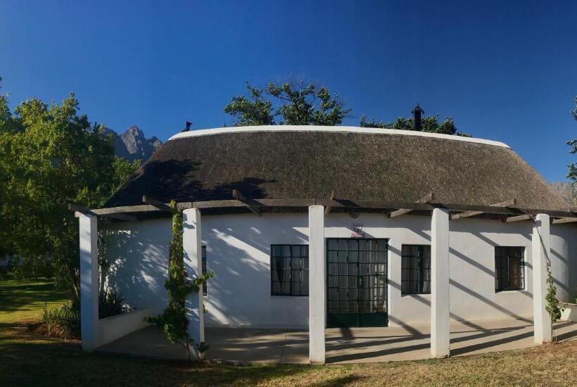 منزل 3 غرف نوم, Fisaasbos