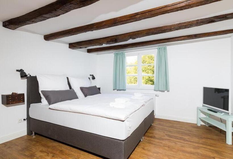 家庭间, Zur Burgstiege