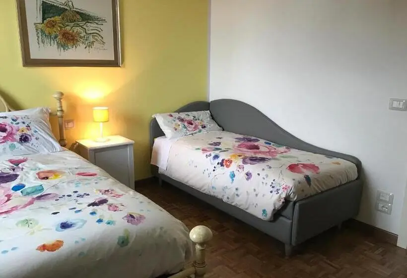 اتاق خانوادگی, La Ghirlanda B&b
