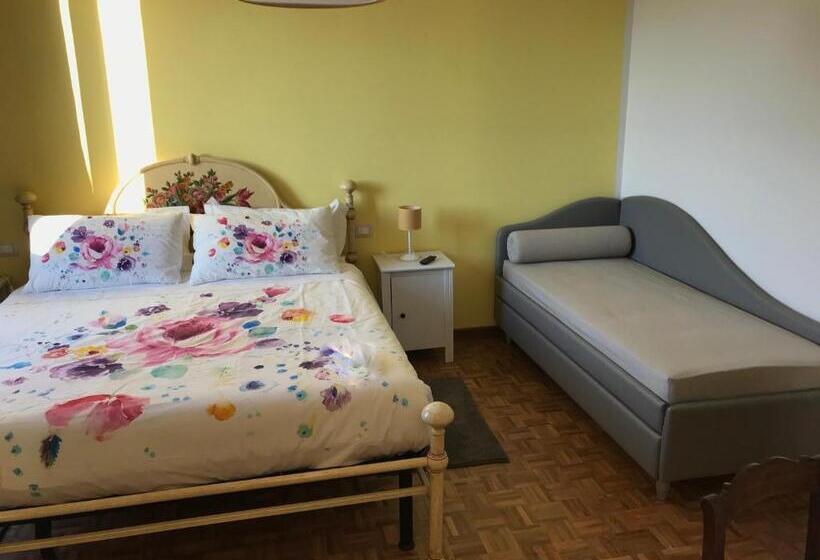 اتاق خانوادگی, La Ghirlanda B&b