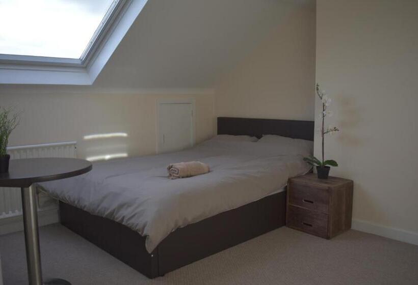 اتاق استاندارد, Home And A Stay