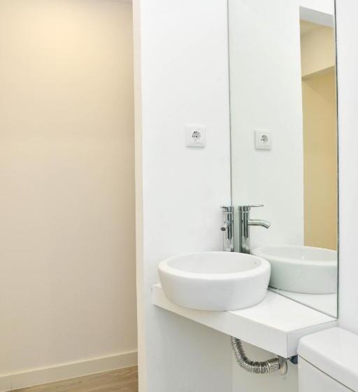 سوییت, Encarnação Home