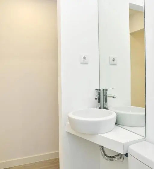 سوییت, Encarnação Home