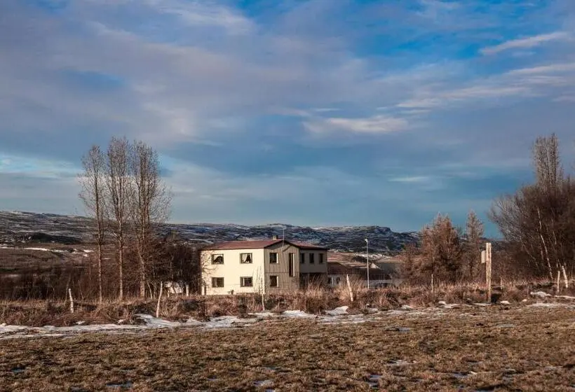 اتاق ساده سه‌ نفره, Mjóanes Accommodation