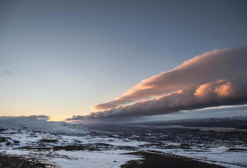 اتاق ساده سه نفره, Mjóanes Accommodation