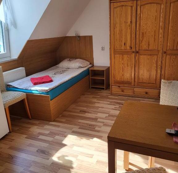 スタンダード4人部屋, Pension Haus Baron 1 Neckarau