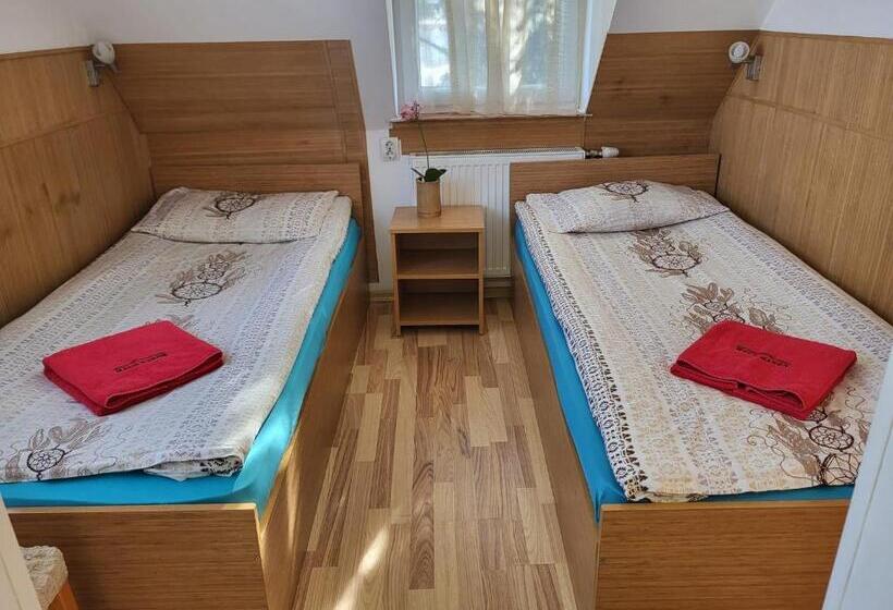 スタンダード4人部屋, Pension Haus Baron 1 Neckarau