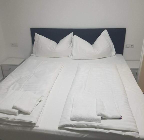 이코노미 룸, Gasthaus Sofram