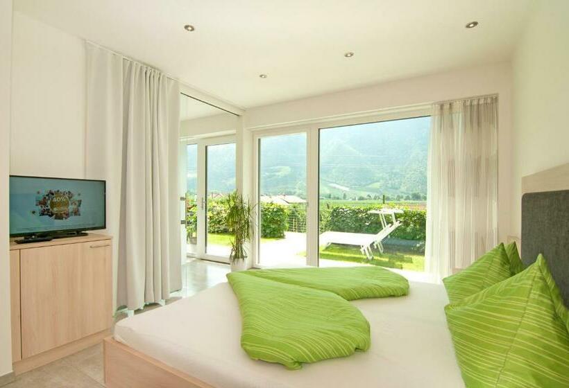 דירת חדר עם טרסה, Weinreichhof