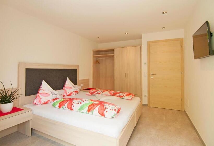 דירת חדר עם טרסה, Weinreichhof