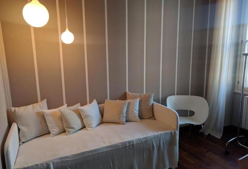 اتاق خانوادگی, Pep S Rooms By The Sea