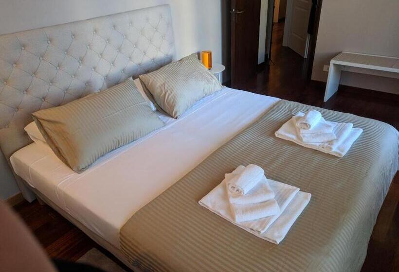 اتاق خانوادگی, Pep S Rooms By The Sea