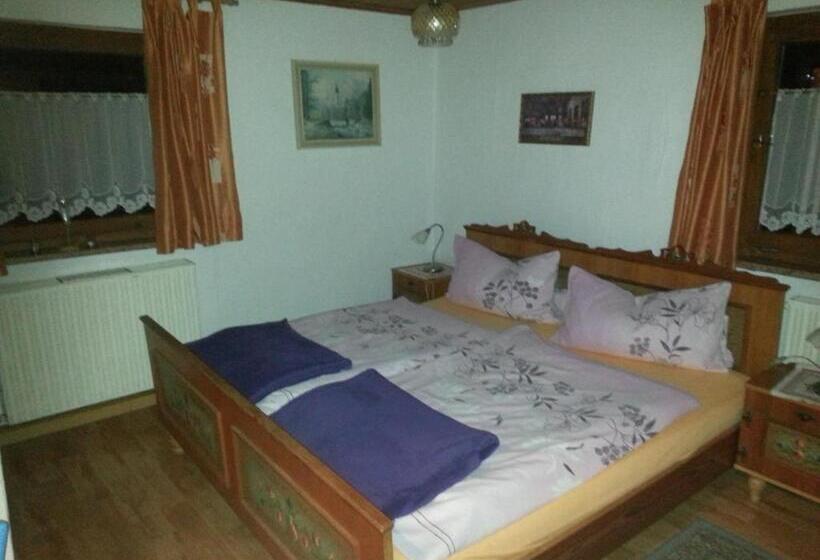 스탠다드 트리플 룸, Rottl Sepp Renoth Karoline