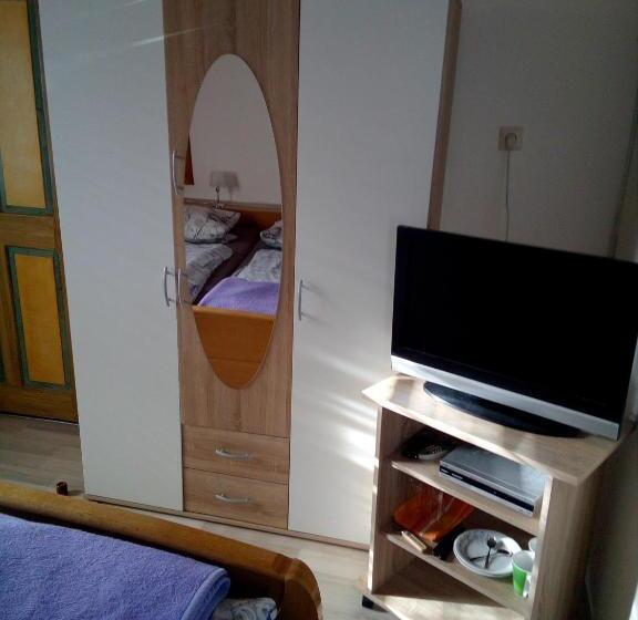 기본룸, Rottl Sepp Renoth Karoline