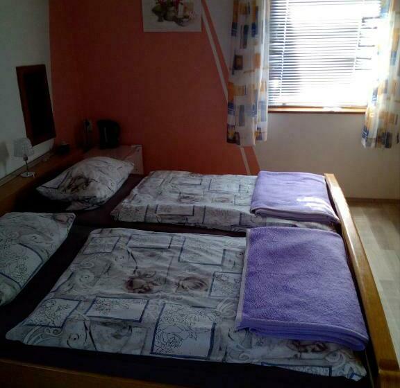 기본룸, Rottl Sepp Renoth Karoline