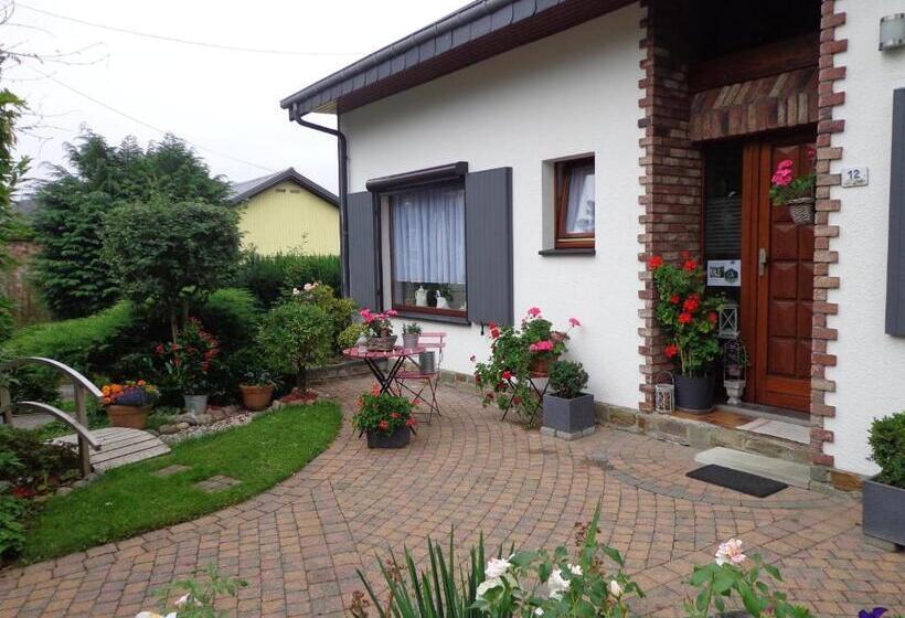 Семейный Номер, Le Chant Du Merle