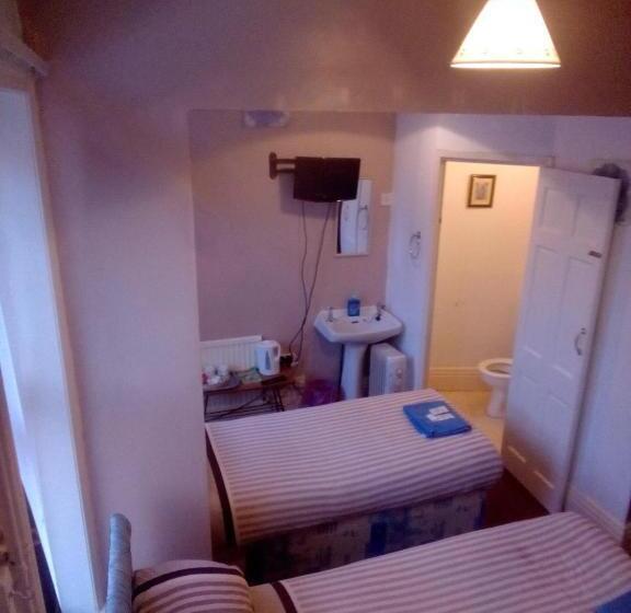 غرفة قياسية ثلاثية, Myroomz Golden Strand