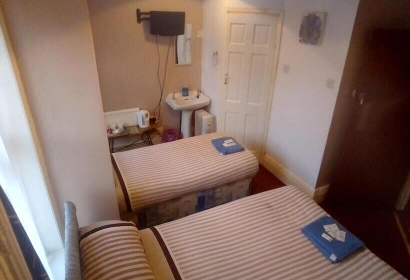 غرفة قياسية ثلاثية, Myroomz Golden Strand