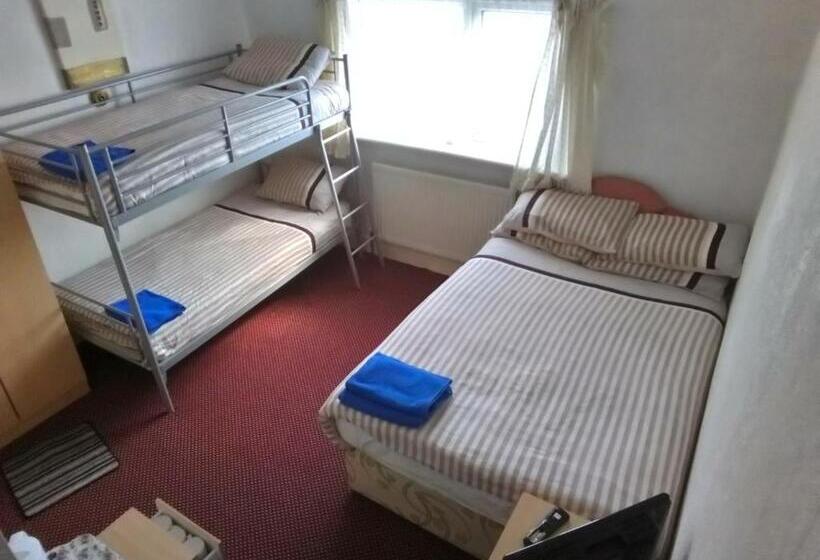 غرفة عائلية, Myroomz Golden Strand