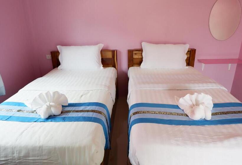 اتاق لوکس, Jarawee Resort