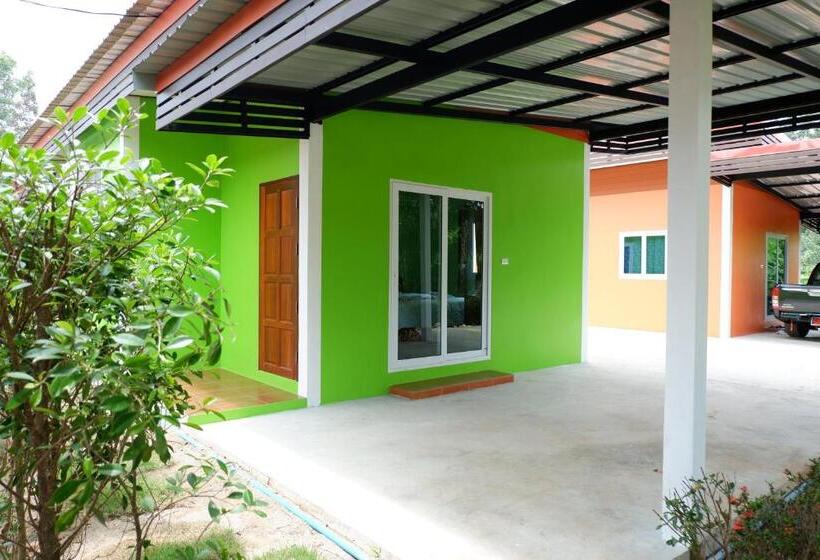 اتاق لوکس, Jarawee Resort