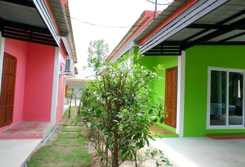 اتاق لوکس, Jarawee Resort