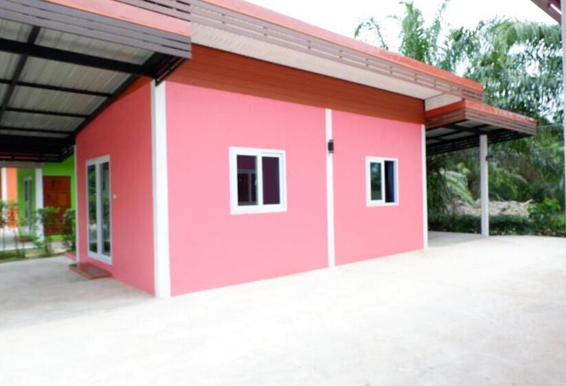 اتاق لوکس, Jarawee Resort