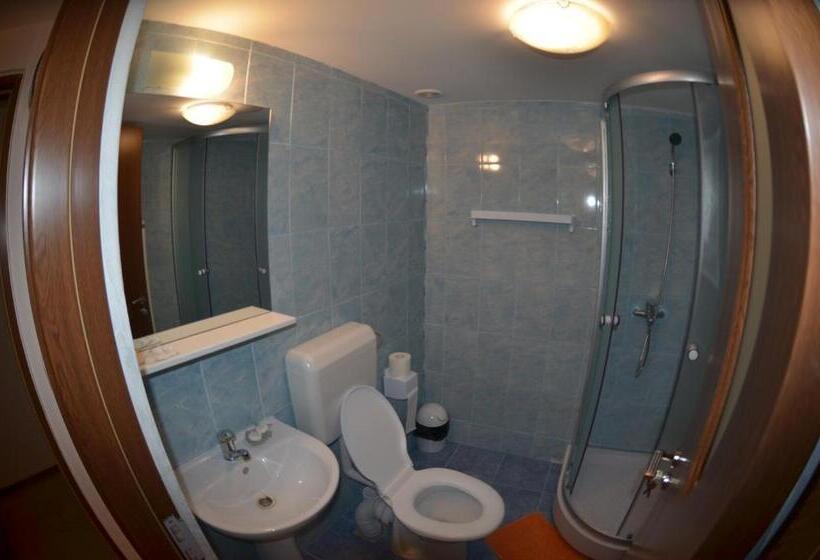 エコノミールーム, Popas Azuga