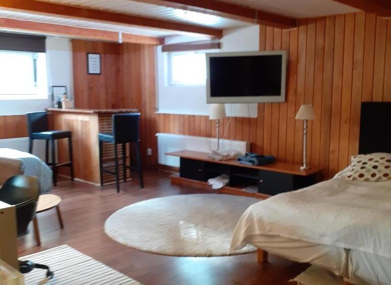 经济型三人房间, Room In Villa Emilia