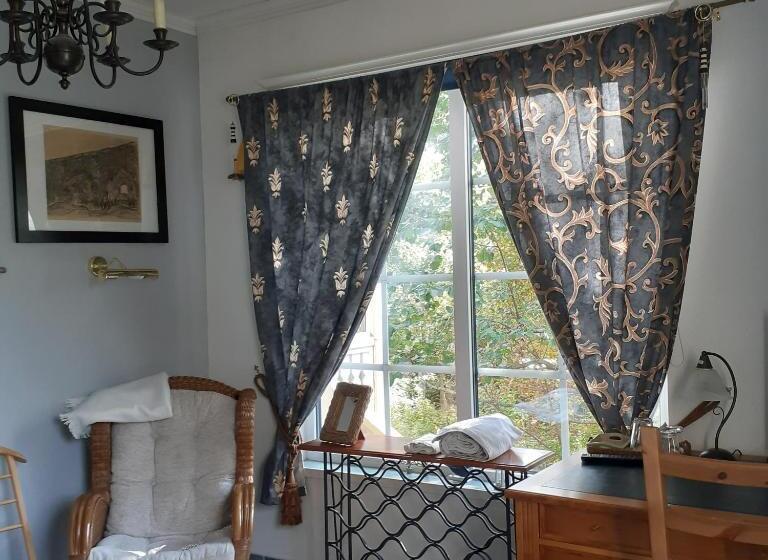 标准单人间, Room In Villa Emilia