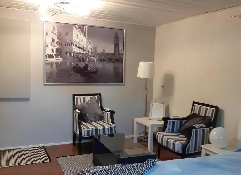 اتاق اکونومی یک تخته, Room In Villa Emilia