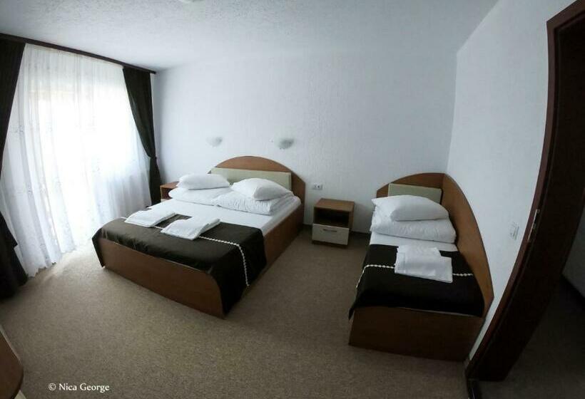 带阳台的三人标准间, Hanul Patrisiei