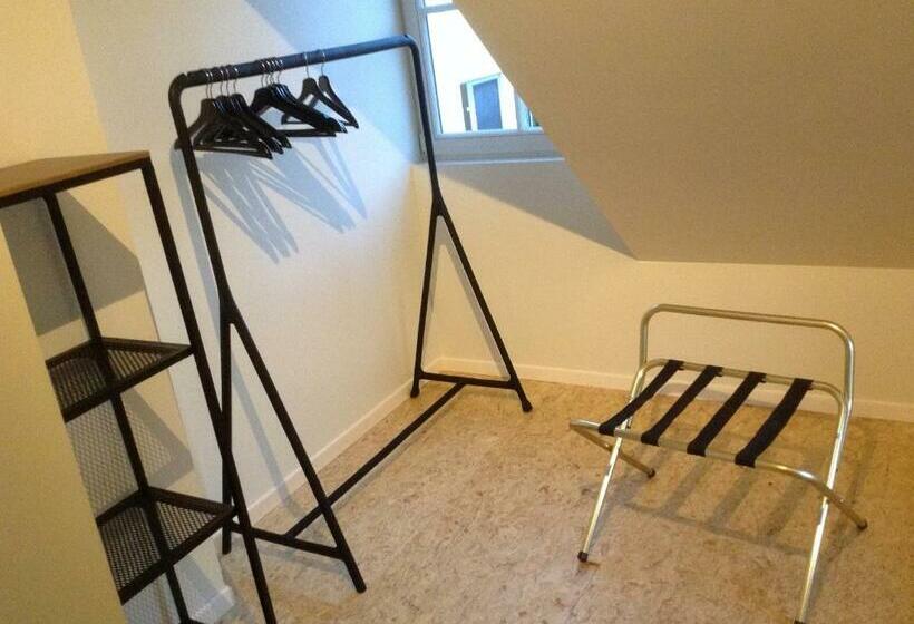 חדר דלוקס, Enroute367