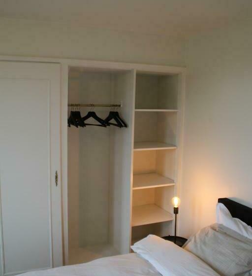 חדר דלוקס, Enroute367