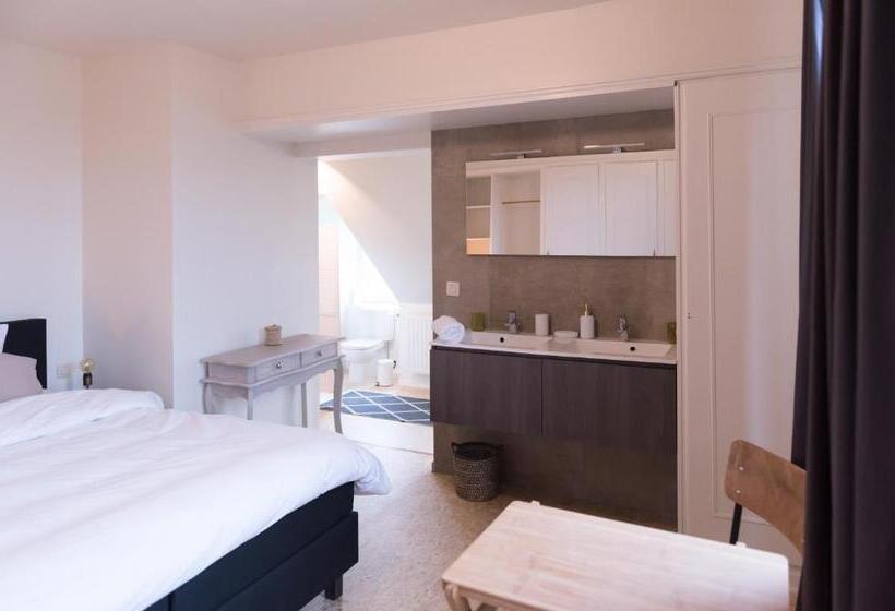 חדר דלוקס, Enroute367