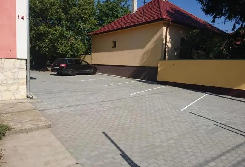 Standardrum, Flamingó Panzió
