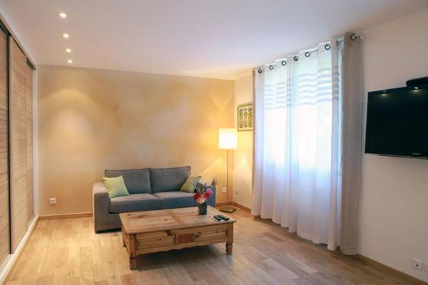 キングサイズベッドのスタンダードルーム, Mas De L Ermitage