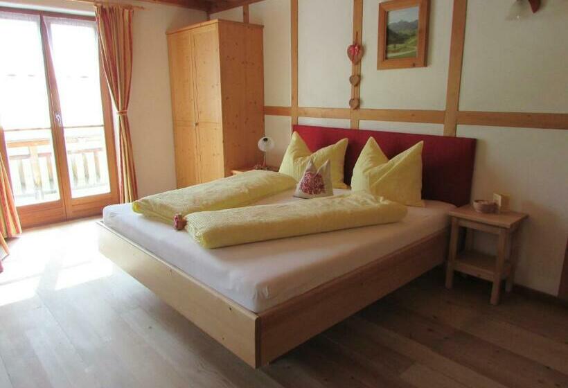 סטודיו סטנדרט עם מרפסת, Stifterhof