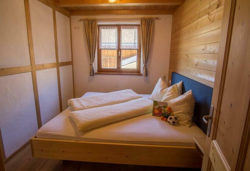 דירת שני חדרים, Stifterhof