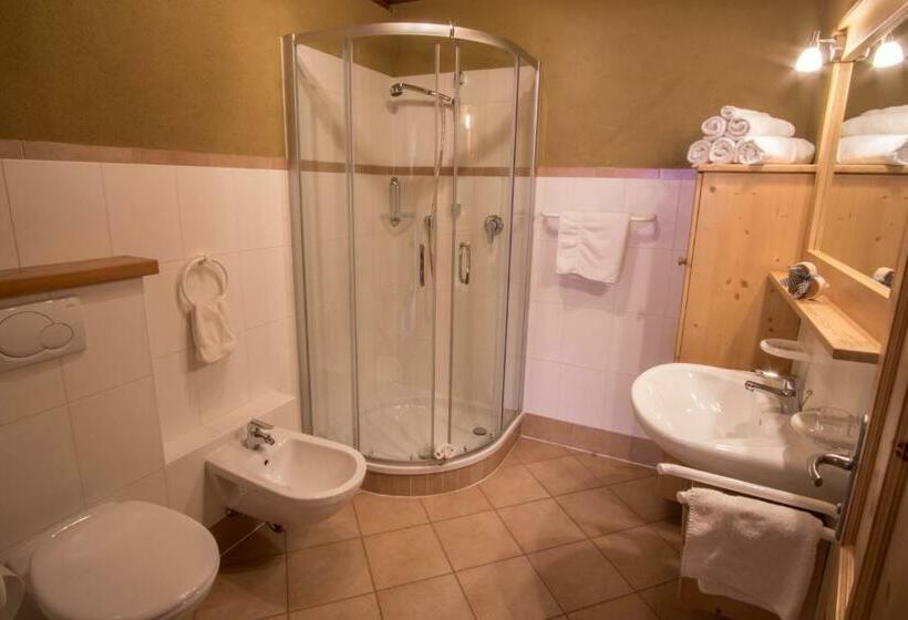 דירת שני חדרים, Stifterhof