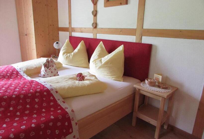 סטודיו סטנדרט עם מרפסת, Stifterhof