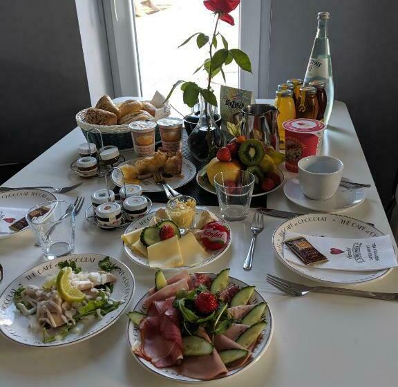غرفة قياسية, Café & Mehr