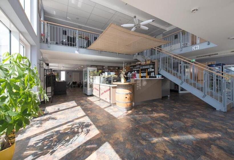 חדר סטנדרט מותאם לאדם עם מוגבלויות, Café & Mehr