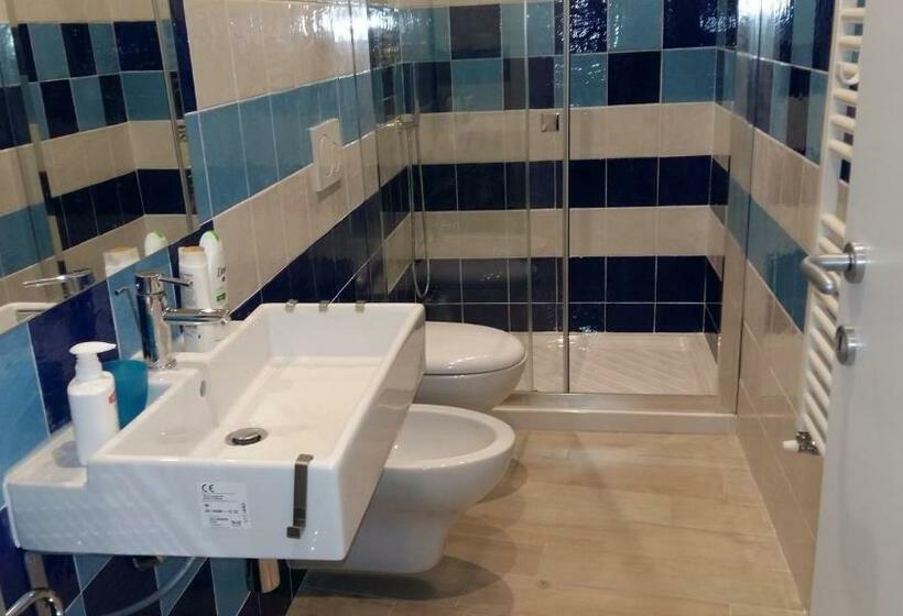 デラックスの4人部屋, Prima Fila