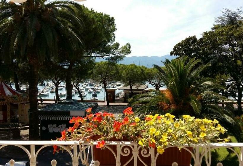 デラックスの4人部屋, Prima Fila