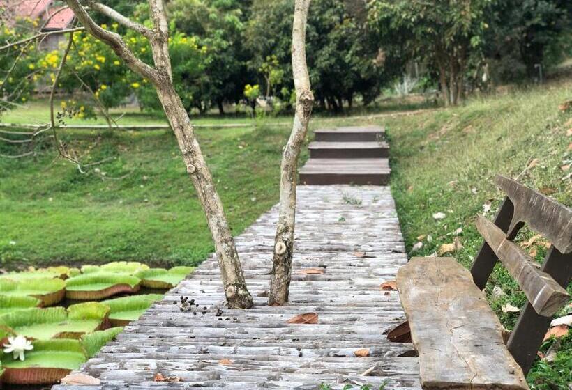 1 Sovrums Stuga, Baanrai Khunya บ้านไร่คุณย่า