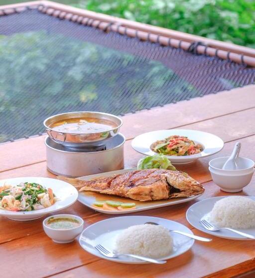 1 Sovrums Stuga, Baanrai Khunya บ้านไร่คุณย่า