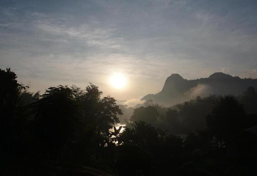 1 Sovrums Stuga, Baanrai Khunya บ้านไร่คุณย่า