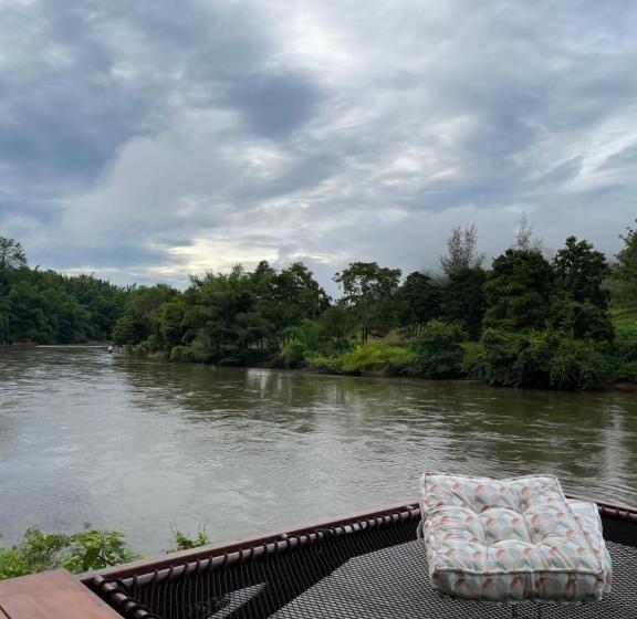 Standard Tent, Baanrai Khunya บ้านไร่คุณย่า