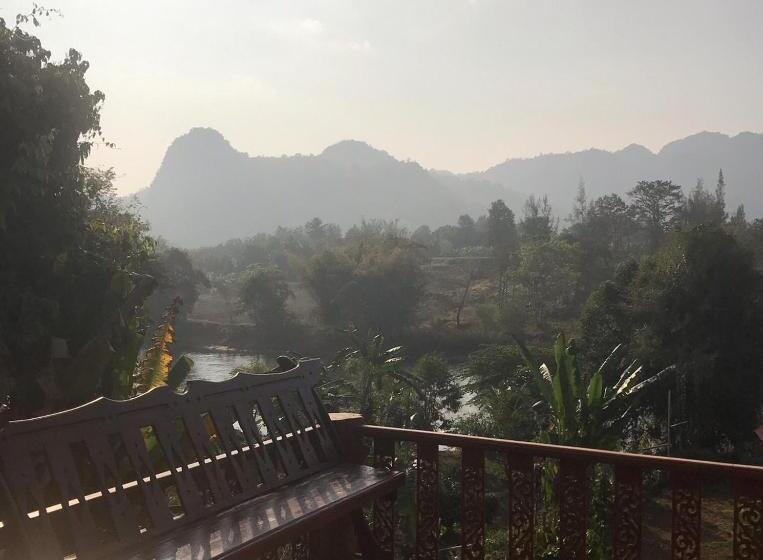 1 Sovrums Stuga, Baanrai Khunya บ้านไร่คุณย่า